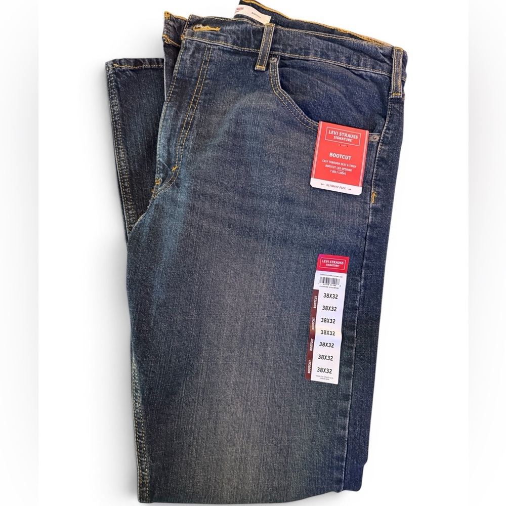 NWT Levi Strauss Signature Men's Jeans Bootcut 38" x 32"